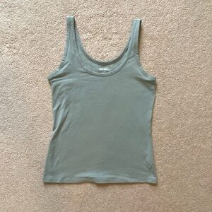 Old Navy First-Layer Scoop Neck Tank Top